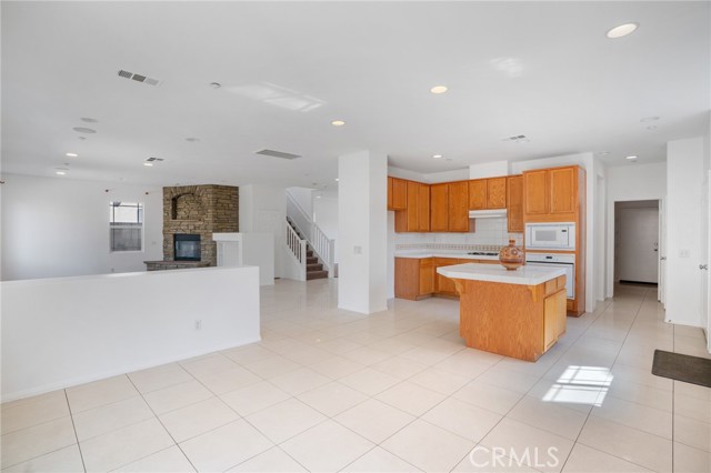 Detail Gallery Image 8 of 17 For 14948 Cory Pl, Fontana,  CA 92336 - 4 Beds | 2/1 Baths
