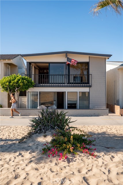 1510 W Oceanfront, Newport Beach CA: https://media.crmls.org/medias/e962e183-629a-4cef-8068-0afba8ec5f6f.jpg