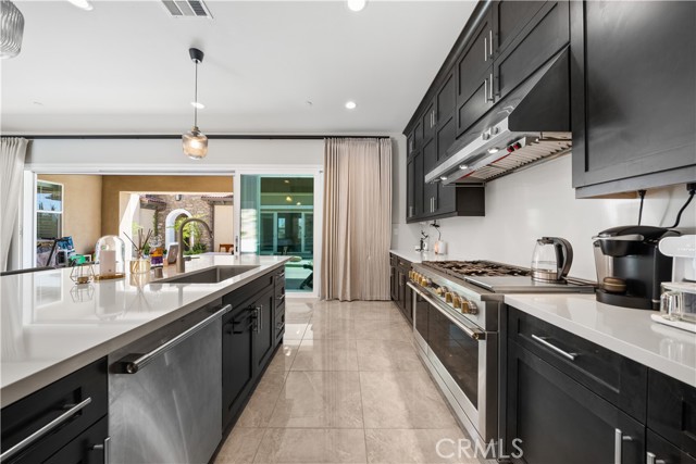 Detail Gallery Image 33 of 73 For 8826 Justify Dr, Rancho Cucamonga,  CA 91701 - 5 Beds | 5/1 Baths