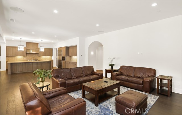 Detail Gallery Image 15 of 61 For 115 Candleglow, Irvine,  CA 92602 - 5 Beds | 5/1 Baths