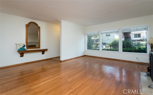 10109 Parr Avenue, Sunland CA: https://media.crmls.org/medias/e9632b4a-b0d0-41f4-ac49-de05cb476b81.jpg