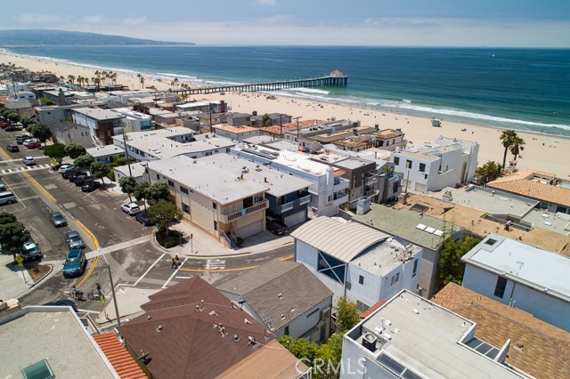 137 15th Street, Manhattan Beach, California 90266, 2 Bedrooms Bedrooms, ,2 BathroomsBathrooms,Residential,Sold,15th,SB22082552