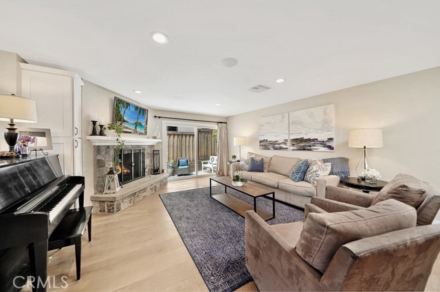 Detail Gallery Image 5 of 29 For 314 W Avenida Valencia, San Clemente,  CA 92672 - 4 Beds | 4 Baths