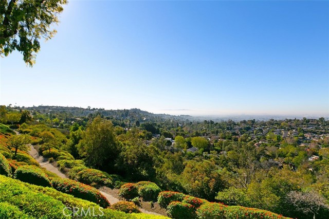 6150 E West View Drive, Orange CA: https://media.crmls.org/medias/e96385ec-ab67-4b96-bcca-a9d3c21378ce.jpg