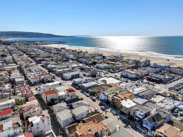 1025 Manhattan Avenue, Hermosa Beach, California 90254, 4 Bedrooms Bedrooms, ,4 BathroomsBathrooms,Residential,Sold,Manhattan,SB24033002