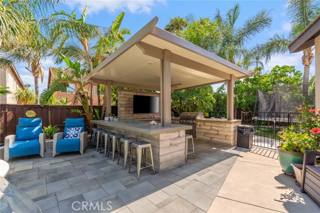 14131 Apple Grove Court, Eastvale CA: https://media.crmls.org/medias/e964b156-c0bb-422a-9ab5-016cf427ff6b.jpg