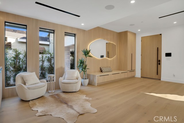 Detail Gallery Image 11 of 63 For 11107 Kling St, North Hollywood,  CA 91602 - 4 Beds | 4 Baths