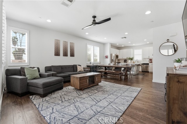 Detail Gallery Image 6 of 29 For 809 S Anaheim Bld, Anaheim,  CA 92805 - 3 Beds | 2/1 Baths