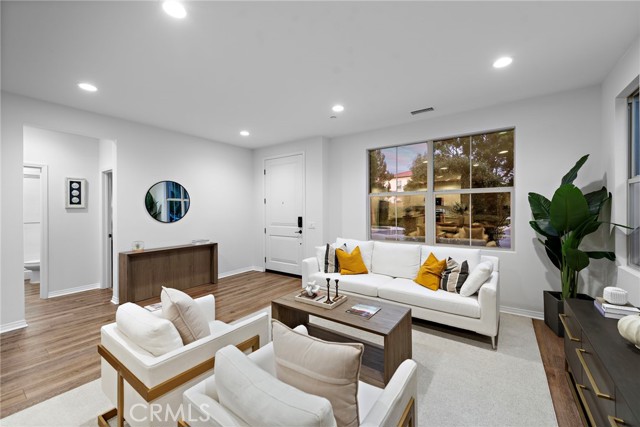 Detail Gallery Image 9 of 45 For 111 Henson, Irvine,  CA 92620 - 4 Beds | 3 Baths