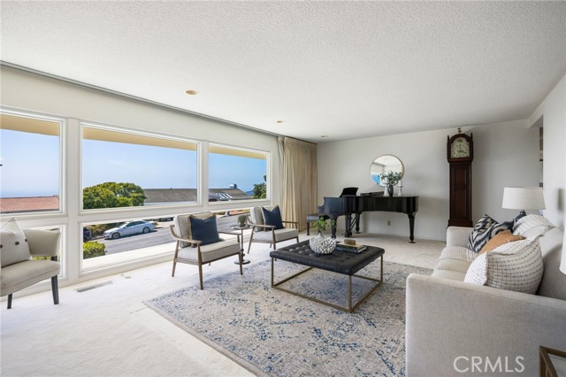 30032 Avenida Esplendida, Rancho Palos Verdes, California 90275, 4 Bedrooms Bedrooms, ,1 BathroomBathrooms,Residential,For Sale,Avenida Esplendida,SB26097299