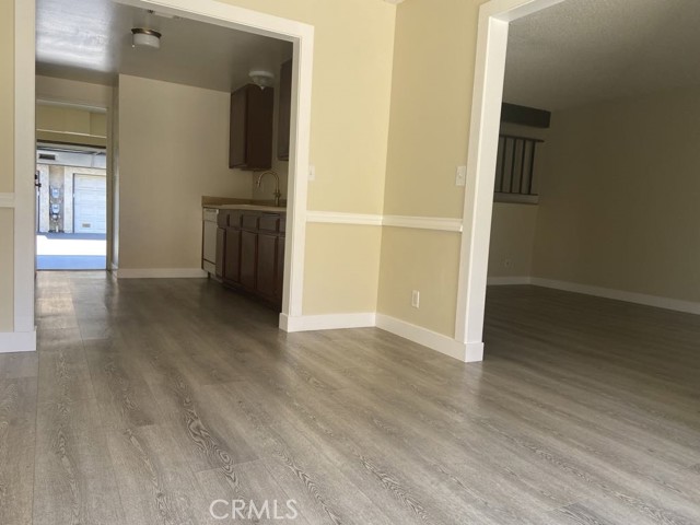 9800 Vesper Avenue, Panorama City CA: https://media.crmls.org/medias/e9660edc-1fb2-41dc-a06b-05db95f4ff08.jpg