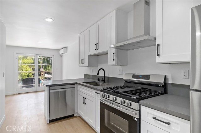 425 N Raymond Avenue, Pasadena CA: https://media.crmls.org/medias/e9666382-35e5-4f11-b578-5ec4a756dacf.jpg