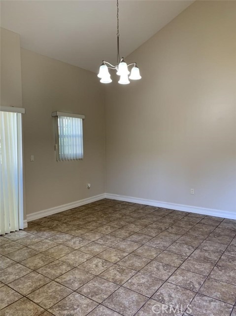 Detail Gallery Image 7 of 20 For 17088 Chatsworth St, Granada Hills,  CA 91344 - – Beds | – Baths