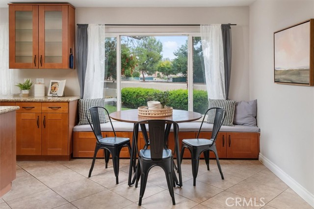 Detail Gallery Image 14 of 36 For 25492 via Dalia, Valencia,  CA 91355 - 5 Beds | 3 Baths