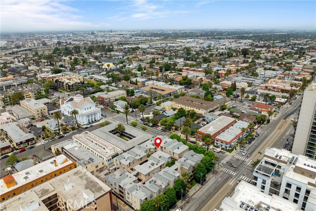 645 Pacific Avenue, Long Beach CA: https://media.crmls.org/medias/e967fd9e-958d-4c7f-8d1e-22e81a60bd4e.jpg