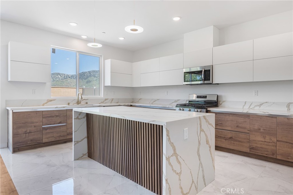 MLS #IV25219016 image #14