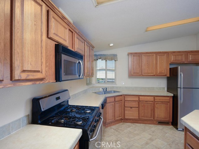 Detail Gallery Image 6 of 23 For 3700 Buchanan St #11,  Riverside,  CA 92503 - 3 Beds | 2 Baths