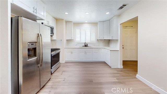 Detail Gallery Image 8 of 40 For 7601 Corona Ave, Hesperia,  CA 92345 - 3 Beds | 2 Baths