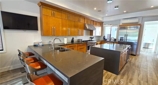 Detail Gallery Image 9 of 24 For 237 1st St, Huntington Beach,  CA 92648 - 4 Beds | 3/2 Baths