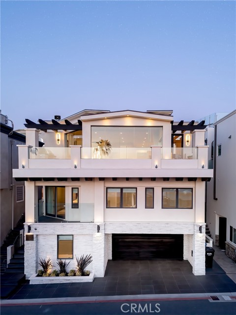 Detail Gallery Image 1 of 1 For 1106 Palm Dr, Hermosa Beach,  CA 90254 - 4 Beds | 4 Baths