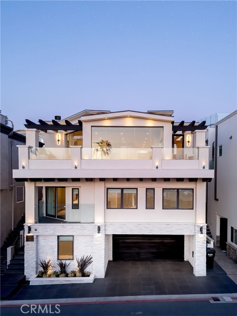 Detail Gallery Image 1 of 1 For 1106 Palm Dr, Hermosa Beach,  CA 90254 - 4 Beds | 4 Baths