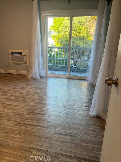 305 N Acacia Avenue, Fullerton CA: https://media.crmls.org/medias/e969df56-938a-42f5-9b90-dd4b6c3a08a3.jpg