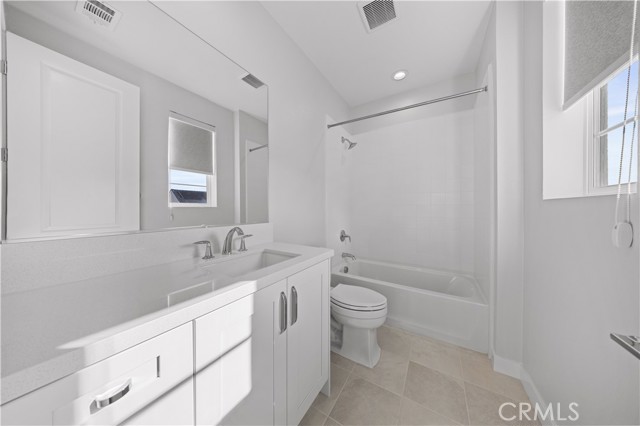 120 Pin Lane, Lake Forest CA: https://media.crmls.org/medias/e969e269-c3f9-42e5-b701-c8c4d89d6541.jpg