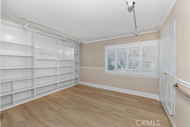 Detail Gallery Image 17 of 46 For 23032 Mobile, West Hills,  CA 91307 - 4 Beds | 2 Baths