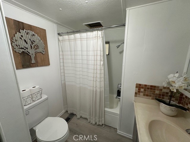 45055 E. Florida Avenue, Hemet CA: https://media.crmls.org/medias/e96a9d9e-44ec-4232-9d5d-ca3af690e2c7.jpg