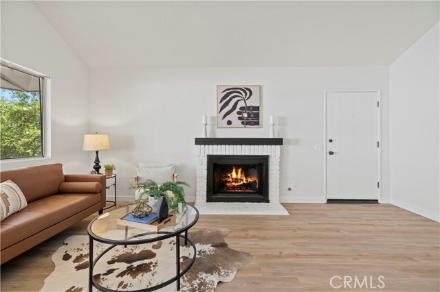 25273 Avenida Dorena, Newhall CA: https://media.crmls.org/medias/e96ab03c-935d-4235-93a0-44bd3bb2b7e1.jpg