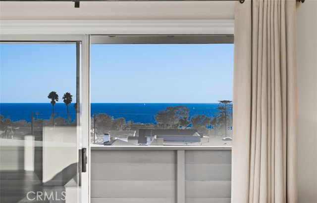 Detail Gallery Image 5 of 46 For 284 Chiquita, Laguna Beach,  CA 92651 - 4 Beds | 2/2 Baths