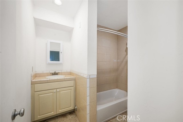 Detail Gallery Image 20 of 58 For 220 D, Ramona,  CA 92065 - 3 Beds | 3 Baths