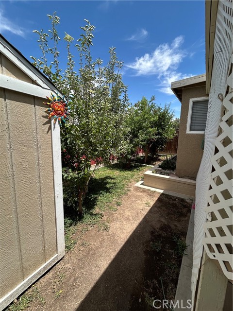 510 Adele Drive, Barstow CA: https://media.crmls.org/medias/e96b9cae-0d87-471e-ba75-12467da0fac5.jpg