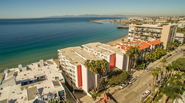 565 Esplanade, Redondo Beach, California 90277, 1 Bedroom Bedrooms, ,1 BathroomBathrooms,Residential,Sold,Esplanade,SB24016409