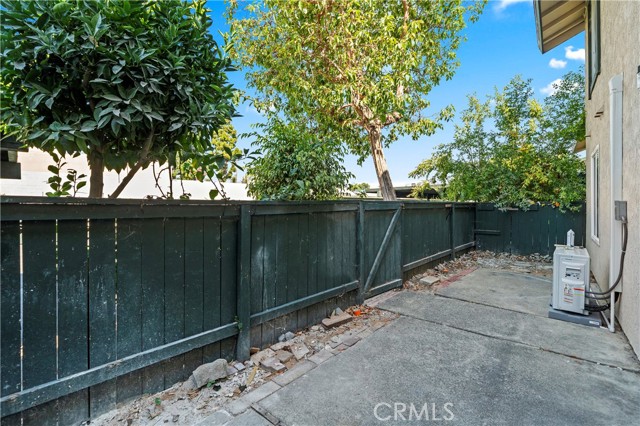 23254 Orange Avenue, Lake Forest CA: https://media.crmls.org/medias/e96bc7a7-dfd1-4f20-9347-9bea7a53524b.jpg