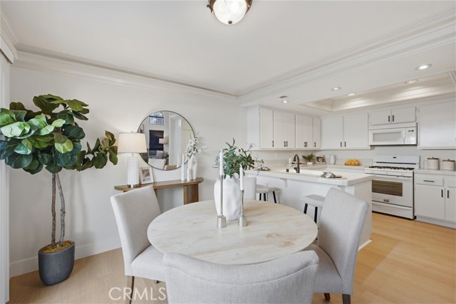 Detail Gallery Image 9 of 48 For 23401 via Linda #C,  Mission Viejo,  CA 92691 - 2 Beds | 2/1 Baths