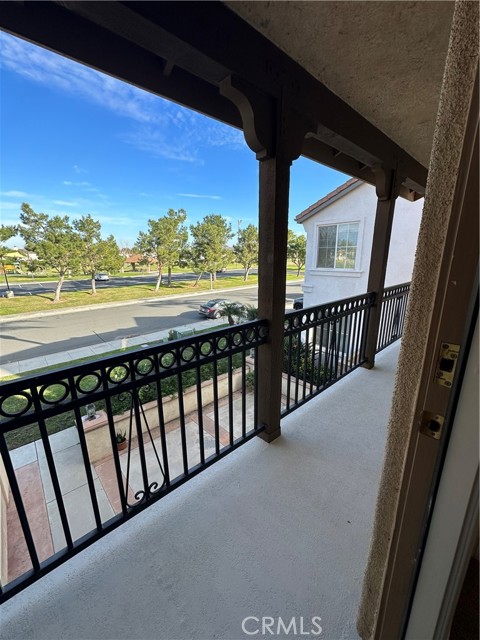 7297 Cobble Creek Drive, Eastvale CA: https://media.crmls.org/medias/e96cbf56-0fc6-40fa-9392-4b6d7c318fa7.jpg