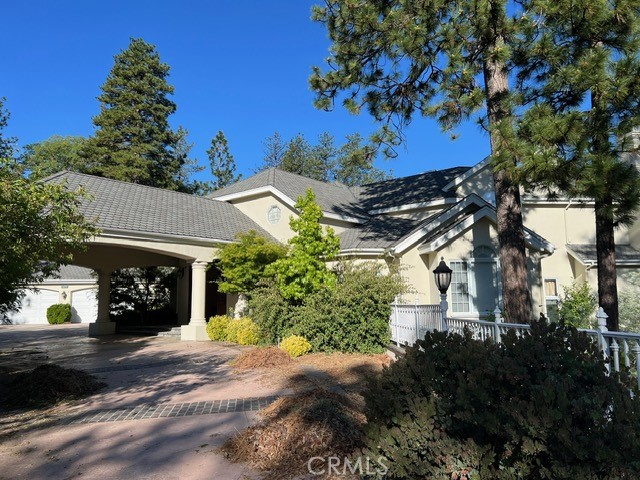 Detail Gallery Image 8 of 47 For 1438 Canterbury Ct, Lake Arrowhead,  CA 92352 - 5 Beds | 5/1 Baths