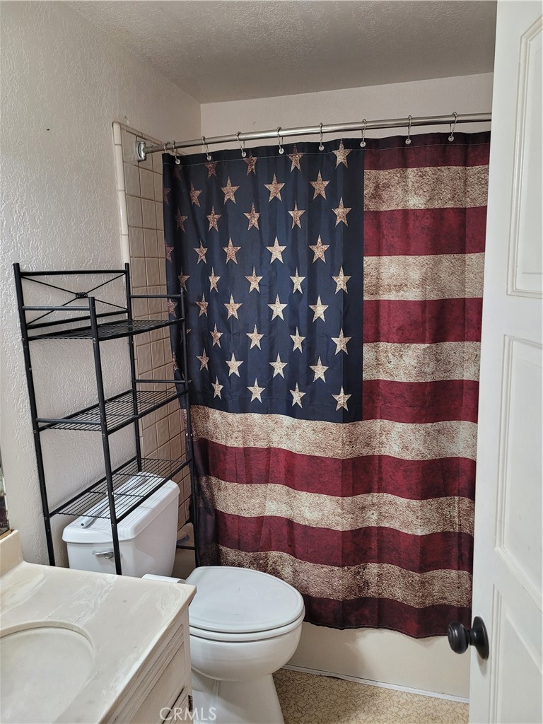 https://media.crmls.org/medias/e96cceb1-bbdd-41a4-9627-25b4bf036a81.jpg?preset=X-Large