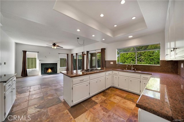 3955 Poppyseed Place, Calabasas CA: https://media.crmls.org/medias/e96ddc44-ac91-4d80-a391-f787a48588f8.jpg