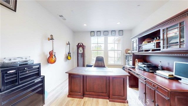 Detail Gallery Image 14 of 74 For 18563 Sunset Knoll, Riverside,  CA 92504 - 5 Beds | 4/1 Baths