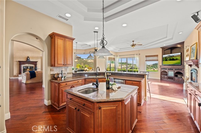 37654 Calle De Lobo, Murrieta CA: https://media.crmls.org/medias/e96f6912-30b0-46c6-b629-0b553dcd219d.jpg