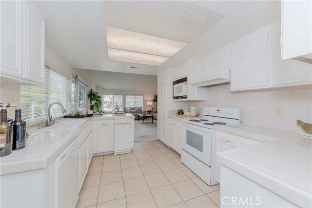 2501 Tiffany Place, Fullerton CA: https://media.crmls.org/medias/e96fdd6d-3153-4a77-97d3-cca3e3110a5c.jpg