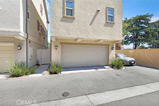 Detail Gallery Image 16 of 20 For 14700 Sherman, Van Nuys,  CA 91405 - 4 Beds | 3/1 Baths