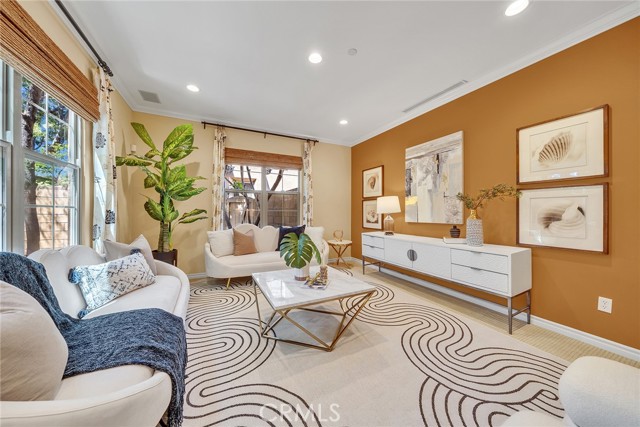 63 Splendor, Irvine CA: https://media.crmls.org/medias/e9708394-0e68-4cae-84b5-2c168ee1aa1f.jpg
