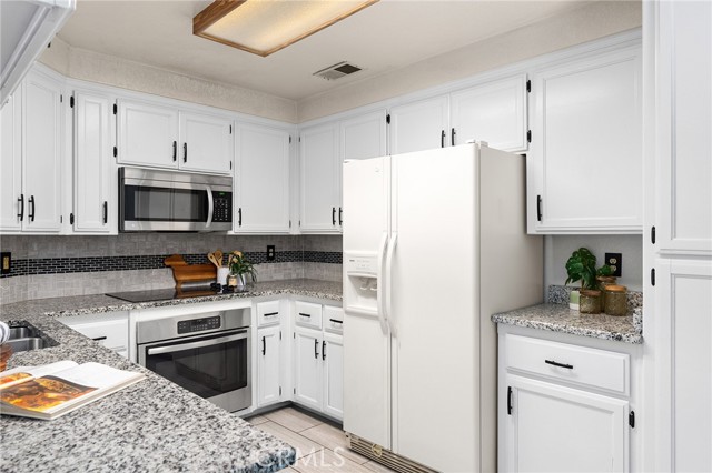 Detail Gallery Image 11 of 42 For 791 Victorian Park Dr, Chico,  CA 95926 - 4 Beds | 2/1 Baths