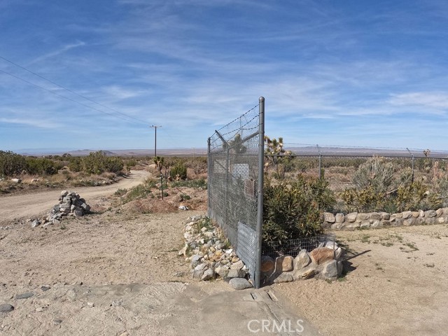 Detail Gallery Image 9 of 67 For 30000 Buchannon Ranch Rd, Llano,  CA 93544 - 3 Beds | 2 Baths