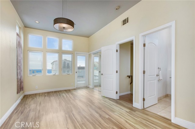 Detail Gallery Image 7 of 22 For 55 B Surfside Ave, Surfside,  CA 90740 - 4 Beds | 4 Baths