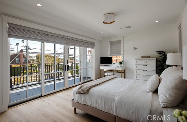 Detail Gallery Image 26 of 46 For 701 Longfellow, Hermosa Beach,  CA 90254 - 5 Beds | 5/1 Baths