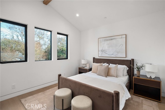 4453 Gentry Avenue, Studio City CA: https://media.crmls.org/medias/e971c5ea-0f1a-4d0c-a587-fd8fca951f3b.jpg